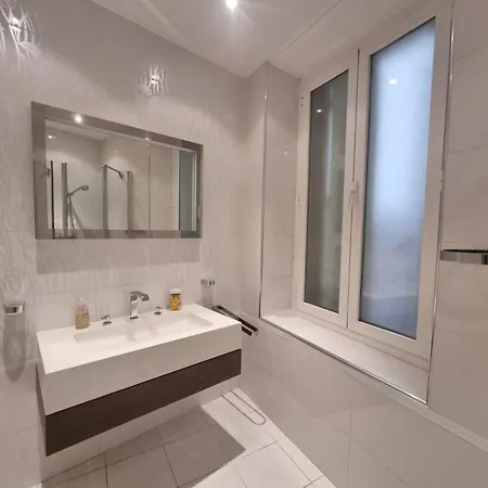 Commandant Andre Apartment *