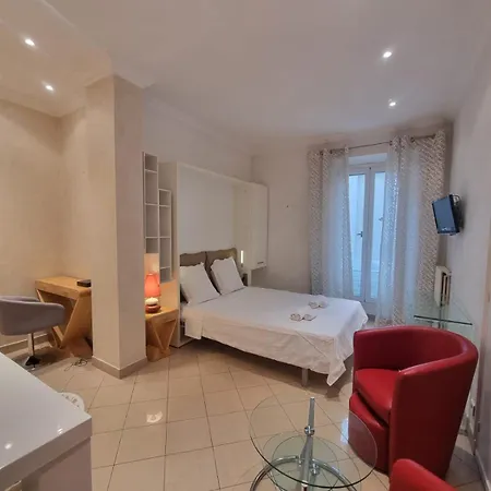 Commandant Andre Apartment *