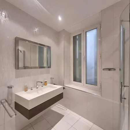 Commandant André * Cannes