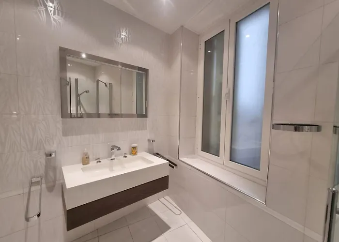 Commandant Andre Apartment *