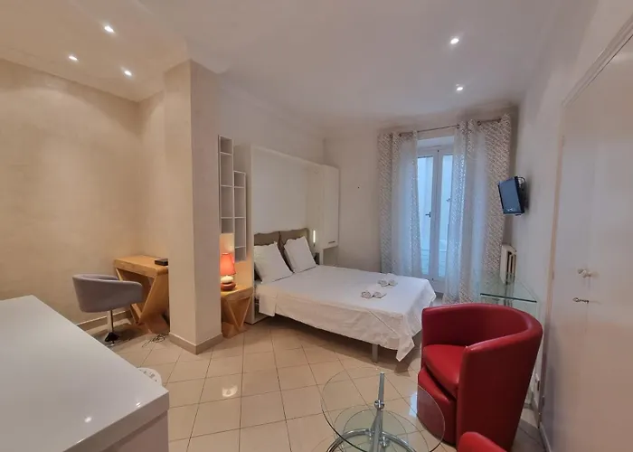 Commandant Andre Apartment *