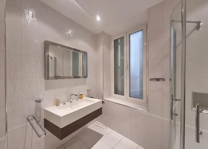 Commandant Andre * Cannes